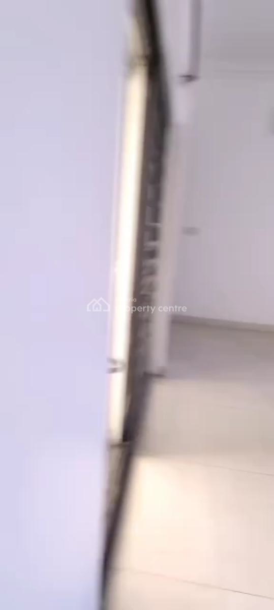 Specious & Standard 3-bedroom Flat, Alagomeji, Yaba, Lagos, Flat / Apartment for Rent