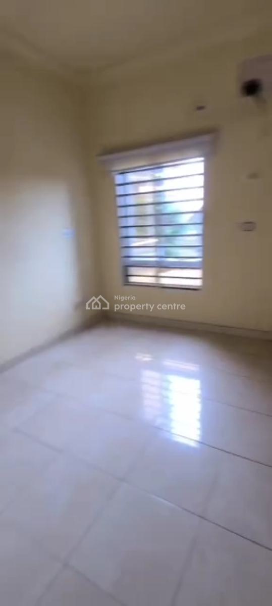 Specious & Standard 3-bedroom Flat, Alagomeji, Yaba, Lagos, Flat / Apartment for Rent