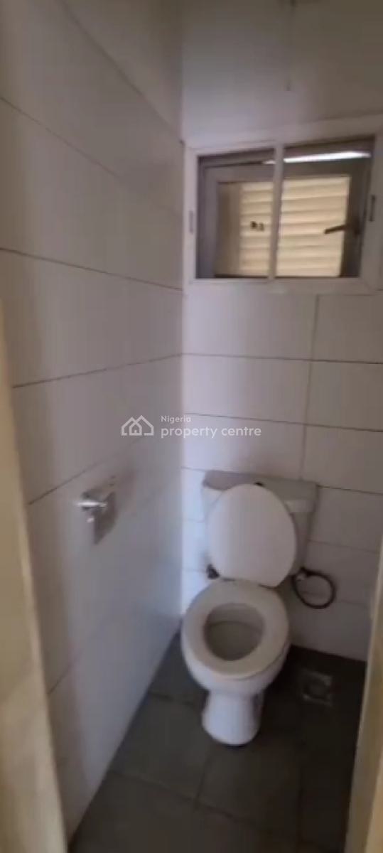 Specious & Standard 3-bedroom Flat, Alagomeji, Yaba, Lagos, Flat / Apartment for Rent