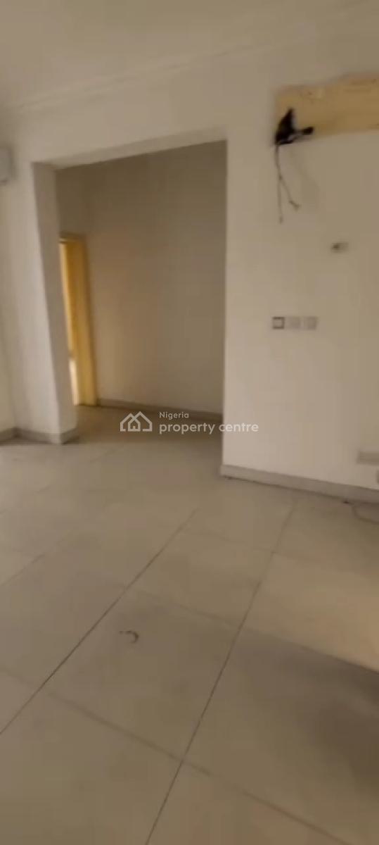 Specious & Standard 3-bedroom Flat, Alagomeji, Yaba, Lagos, Flat / Apartment for Rent