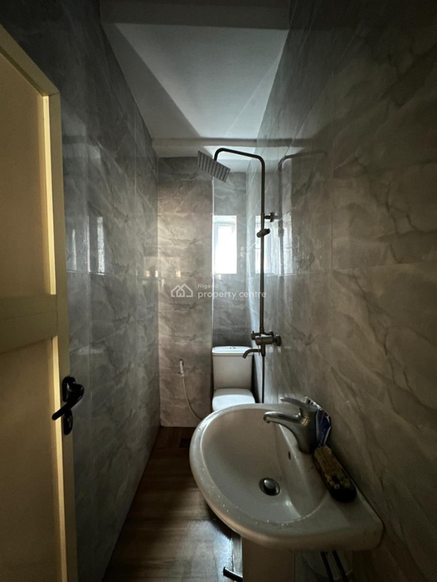 Lovely 3 Bedroom Apartment in a Serene Environment, Surulere, Lagos, Flat / Apartment for Sale