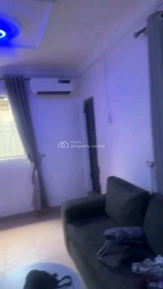 Standard and Spacious 2 Bedroom Flat for Lease, Obanikoro, Shomolu, Lagos, Flat / Apartment for Sale