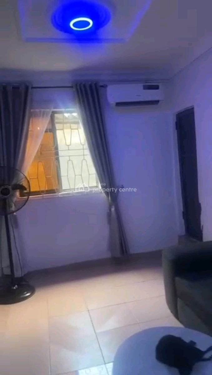 Standard and Spacious 2 Bedroom Flat for Lease, Obanikoro, Shomolu, Lagos, Flat / Apartment for Sale