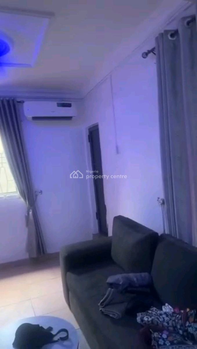 Standard and Spacious 2 Bedroom Flat for Lease, Obanikoro, Shomolu, Lagos, Flat / Apartment for Sale