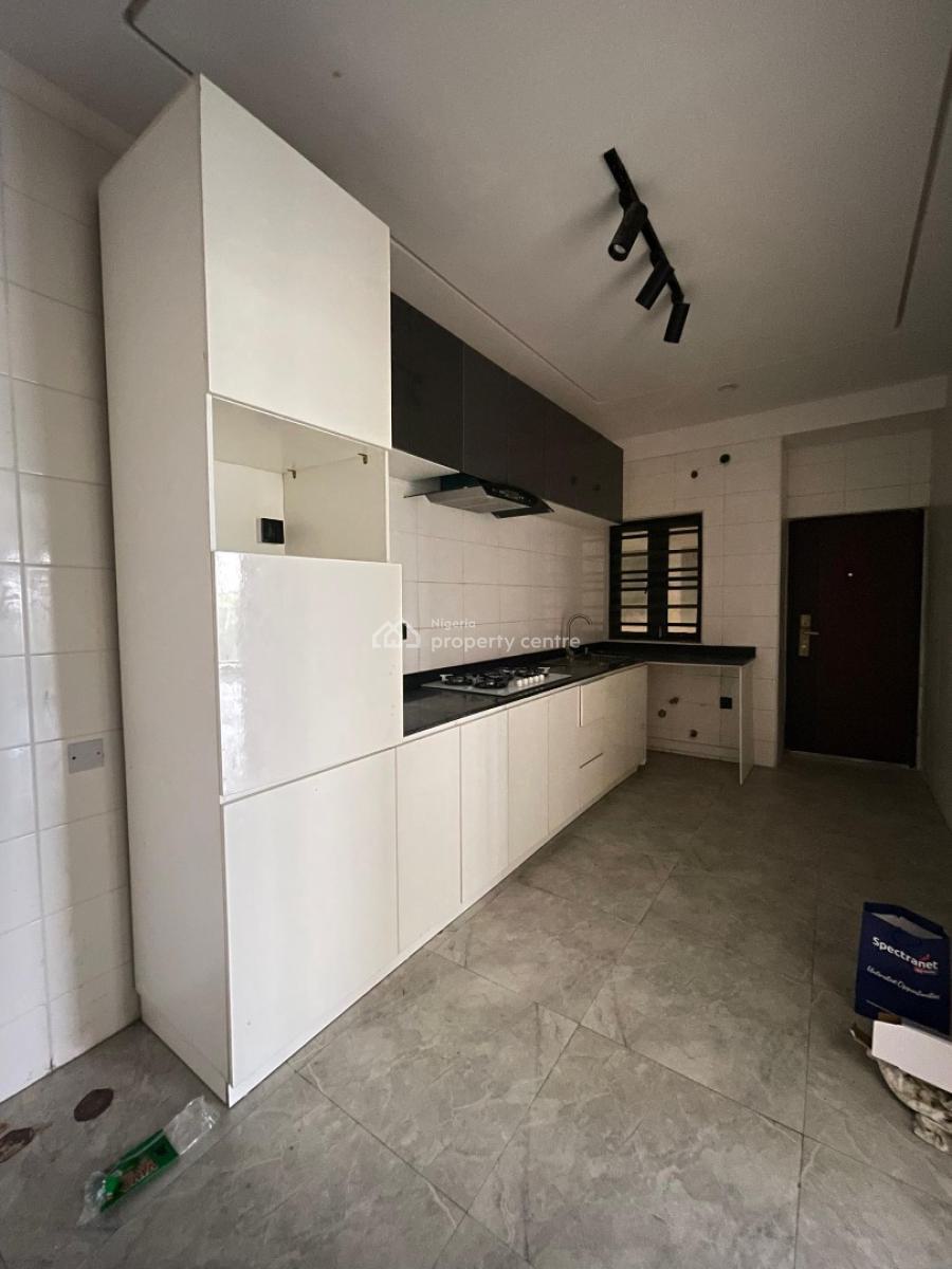 2 Bedroom Apartment with Gym, Ologolo, Lekki, Lagos, Flat / Apartment for Rent