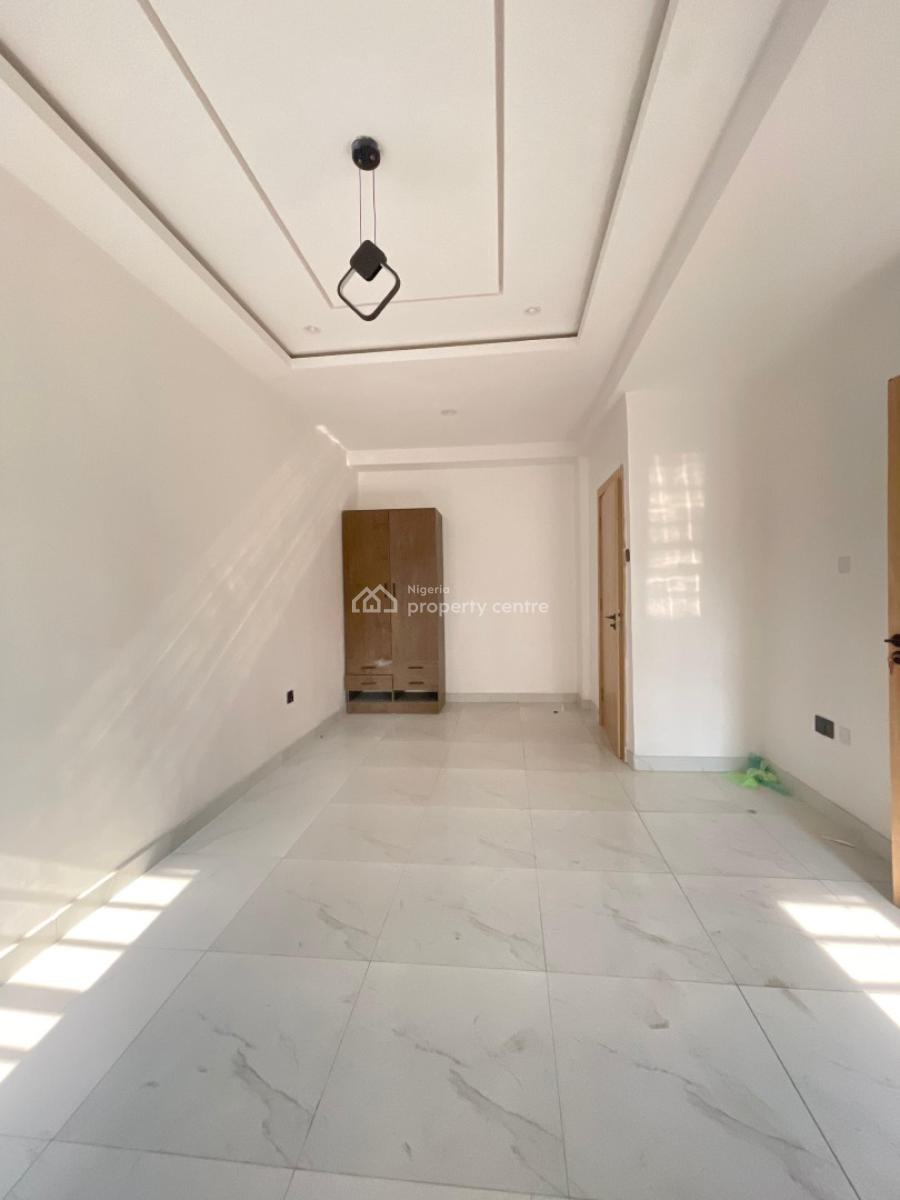 2 Bedroom Apartment with Gym, Ologolo, Lekki, Lagos, Flat / Apartment for Rent