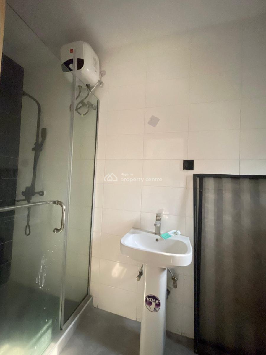 2 Bedroom Apartment with Gym, Ologolo, Lekki, Lagos, Flat / Apartment for Rent