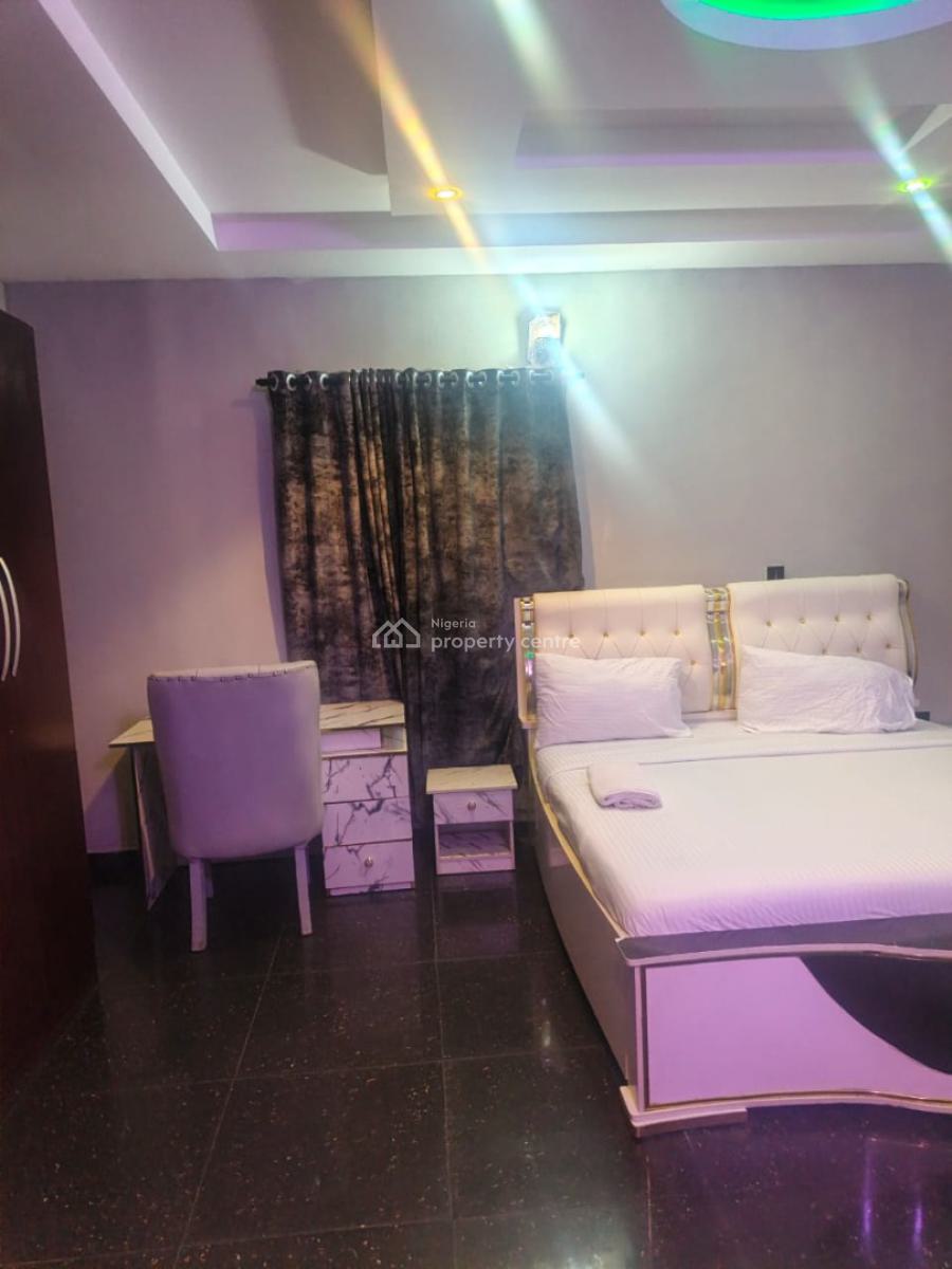 2 Bedroom Apartment, Santos Estate, Akowonjo, Alimosho, Lagos, Flat / Apartment Short Let