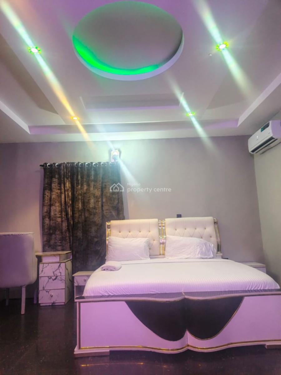 2 Bedroom Apartment, Santos Estate, Akowonjo, Alimosho, Lagos, Flat / Apartment Short Let