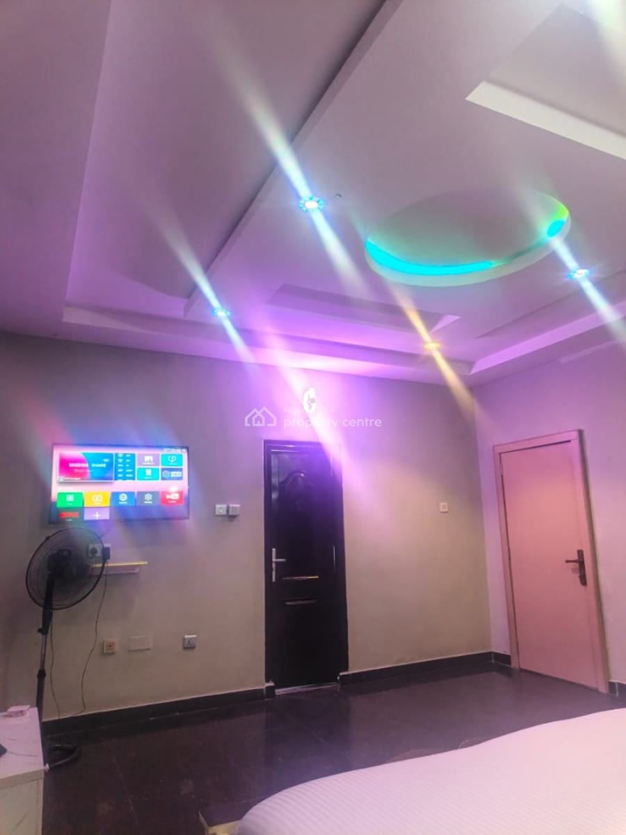 2 Bedroom Apartment, Santos Estate, Akowonjo, Alimosho, Lagos, Flat / Apartment Short Let