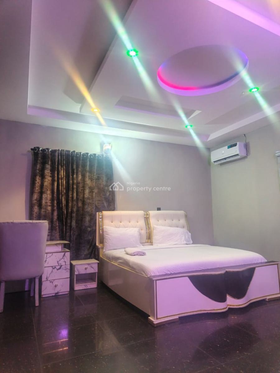 2 Bedroom Apartment, Santos Estate, Akowonjo, Alimosho, Lagos, Flat / Apartment Short Let