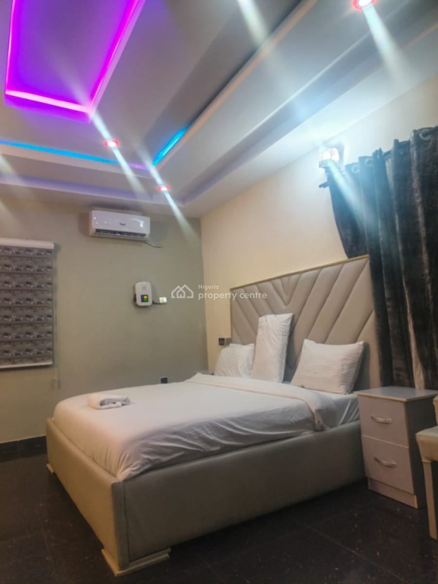 2 Bedroom Apartment, Santos Estate, Akowonjo, Alimosho, Lagos, Flat / Apartment Short Let