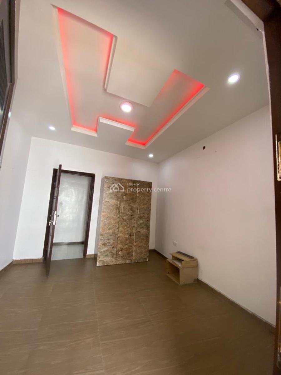 Clean and Spacious 2 Bedroom Terrace Duplex Along Interlocked Road, Sangotedo, Ajah, Lagos, Terraced Duplex for Rent