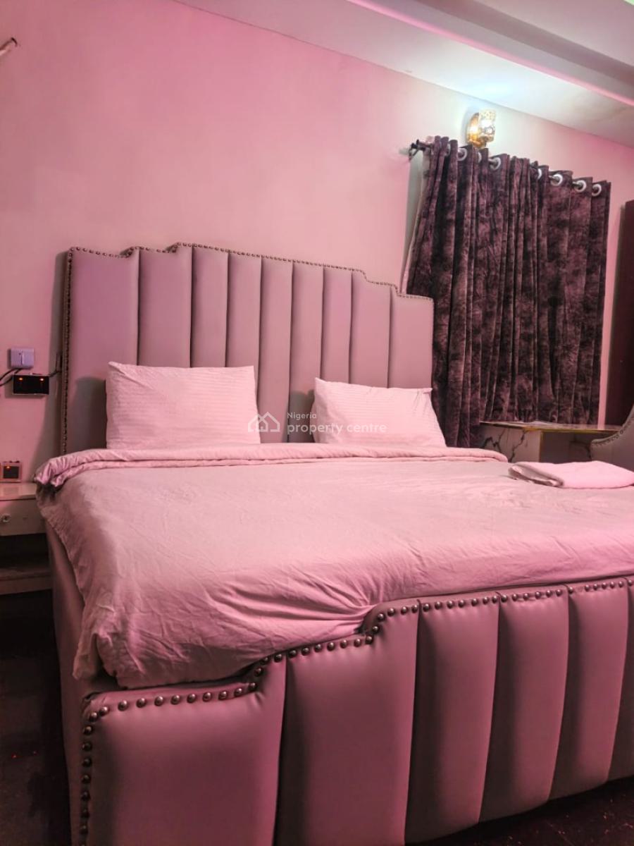 2 Bedroom Apartment, Santos Estate, Akowonjo, Alimosho, Lagos, Flat / Apartment Short Let