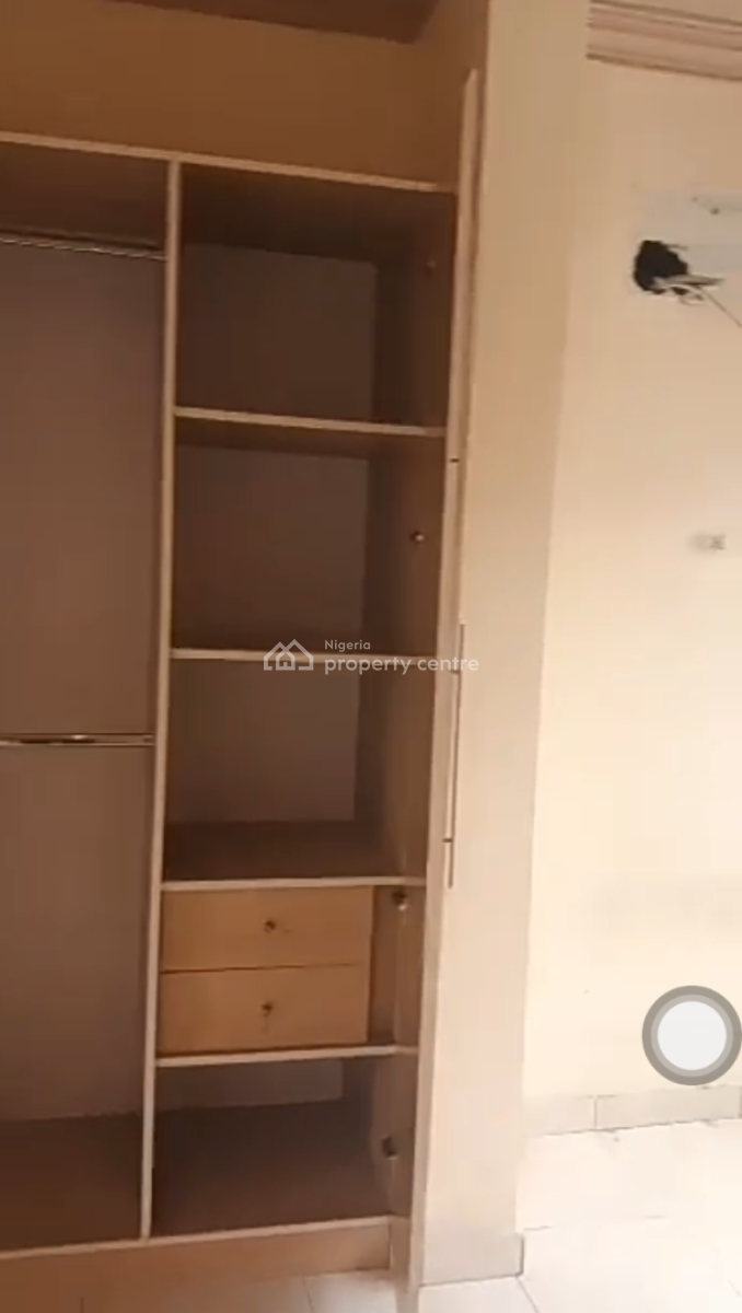 Lovely 3 Bedrooms Flat, Alagomeji, Yaba, Lagos, Flat / Apartment for Rent