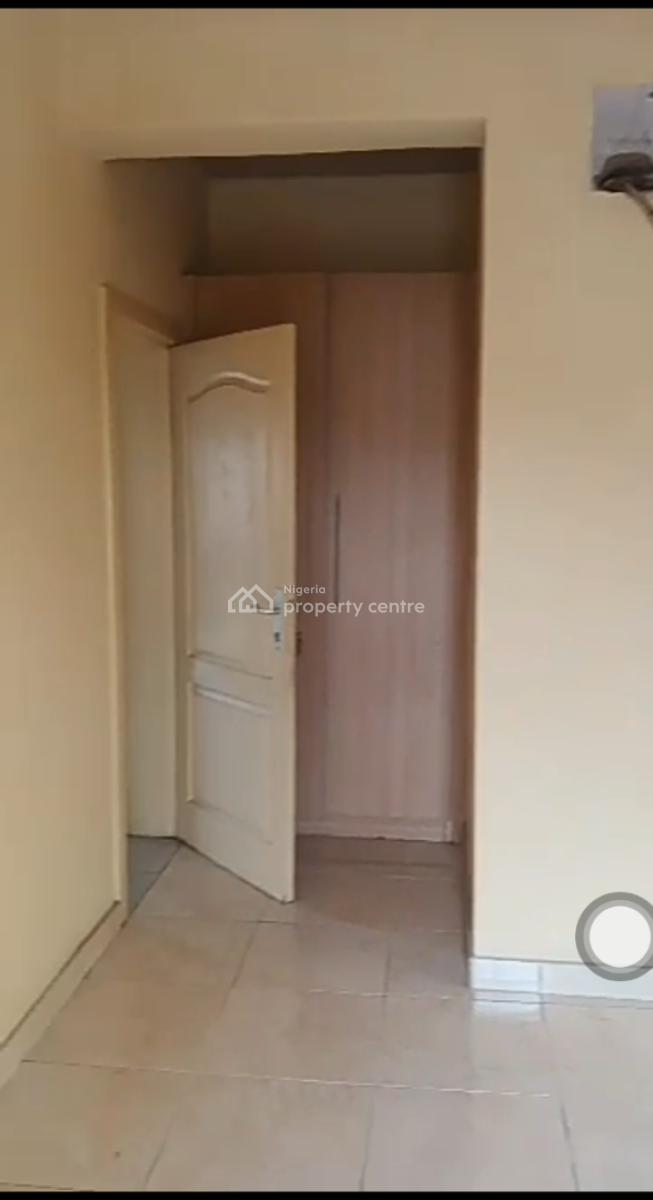 Lovely 3 Bedrooms Flat, Alagomeji, Yaba, Lagos, Flat / Apartment for Rent
