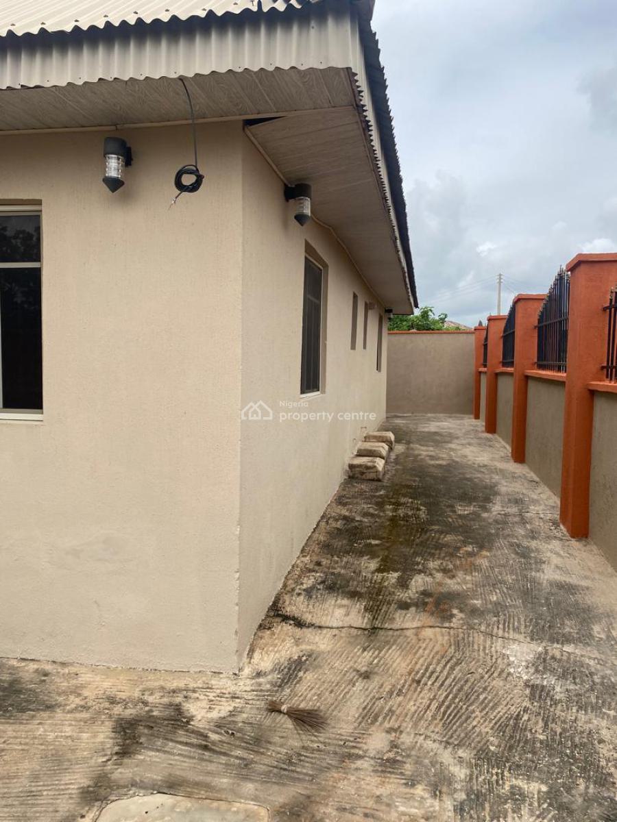 7 Units of Mini Flat, Arapaja, New Garage Road, Challenge, Ibadan, Oyo, Block of Flats for Sale