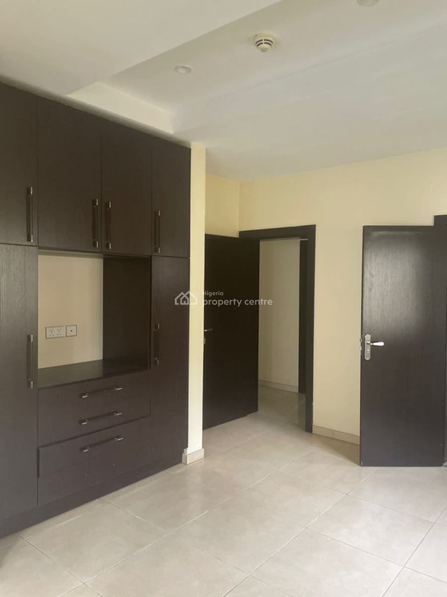 Luxury 3bedrooms Flat, Off Bourdilon, Old Ikoyi, Ikoyi, Lagos, Flat / Apartment for Rent
