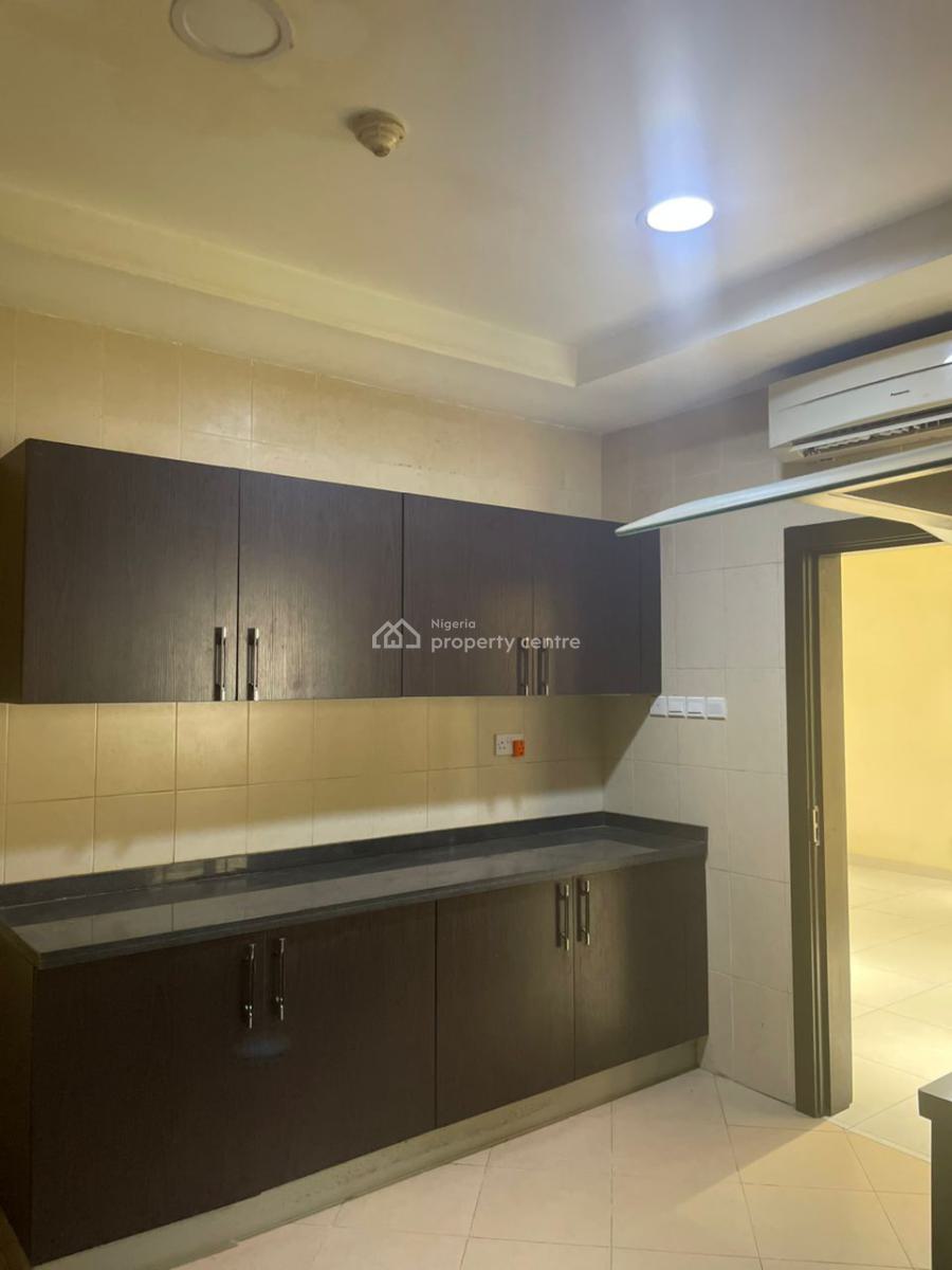 Luxury 3bedrooms Flat, Off Bourdilon, Old Ikoyi, Ikoyi, Lagos, Flat / Apartment for Rent