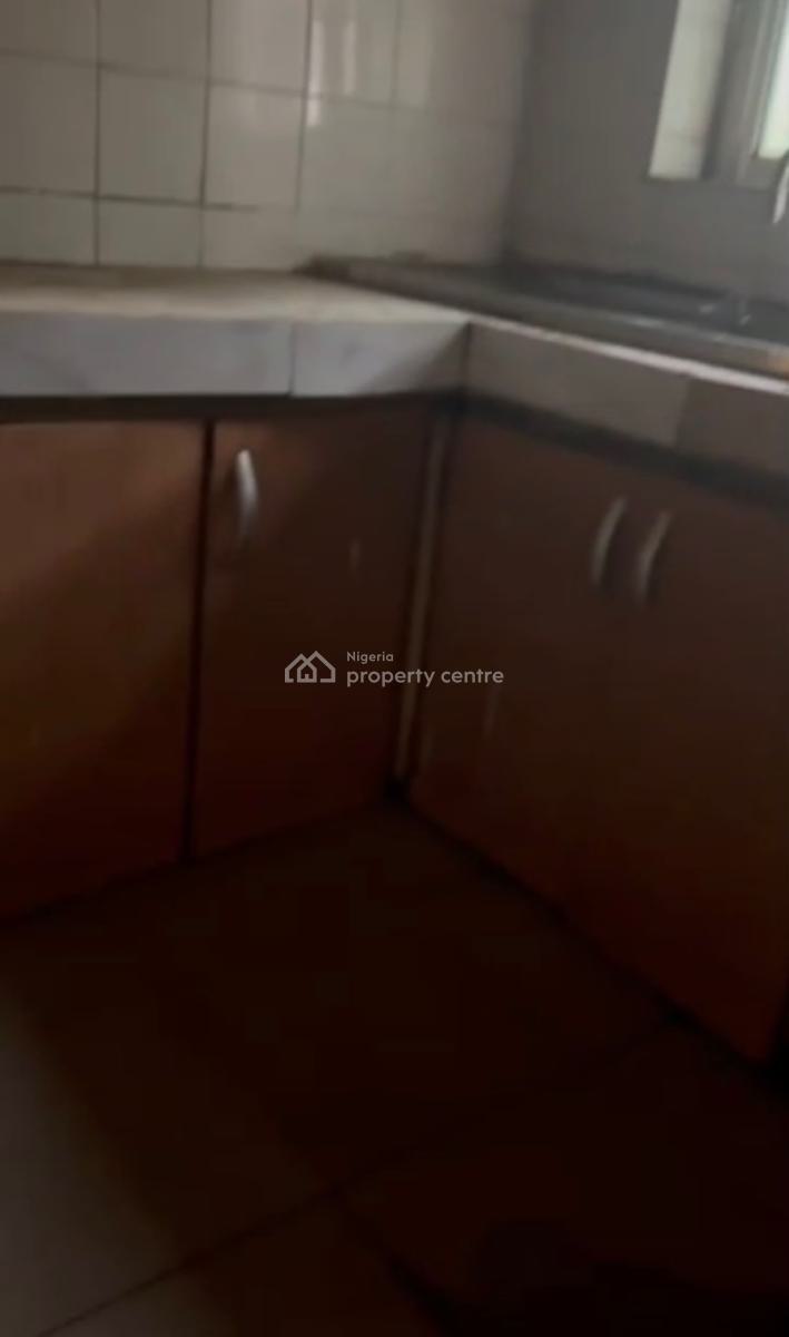 a Standard Luxurious Massive 3 Bedroom  Flat, Garki, Abuja, Flat / Apartment for Rent