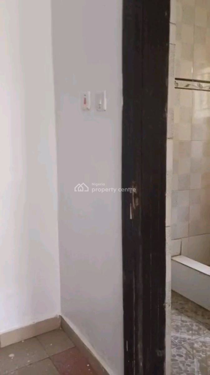 Newly Renovated 3bed Room Flat Upstairs Both Room En Suit with Gest to, Close to Yetunde Brown, Ifako, Gbagada, Lagos, Flat / Apartment for Rent