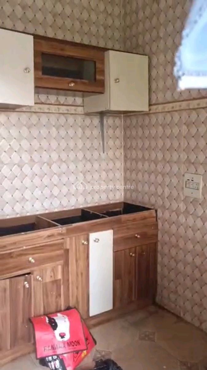 Newly Renovated 3bed Room Flat Upstairs Both Room En Suit with Gest to, Close to Yetunde Brown, Ifako, Gbagada, Lagos, Flat / Apartment for Rent