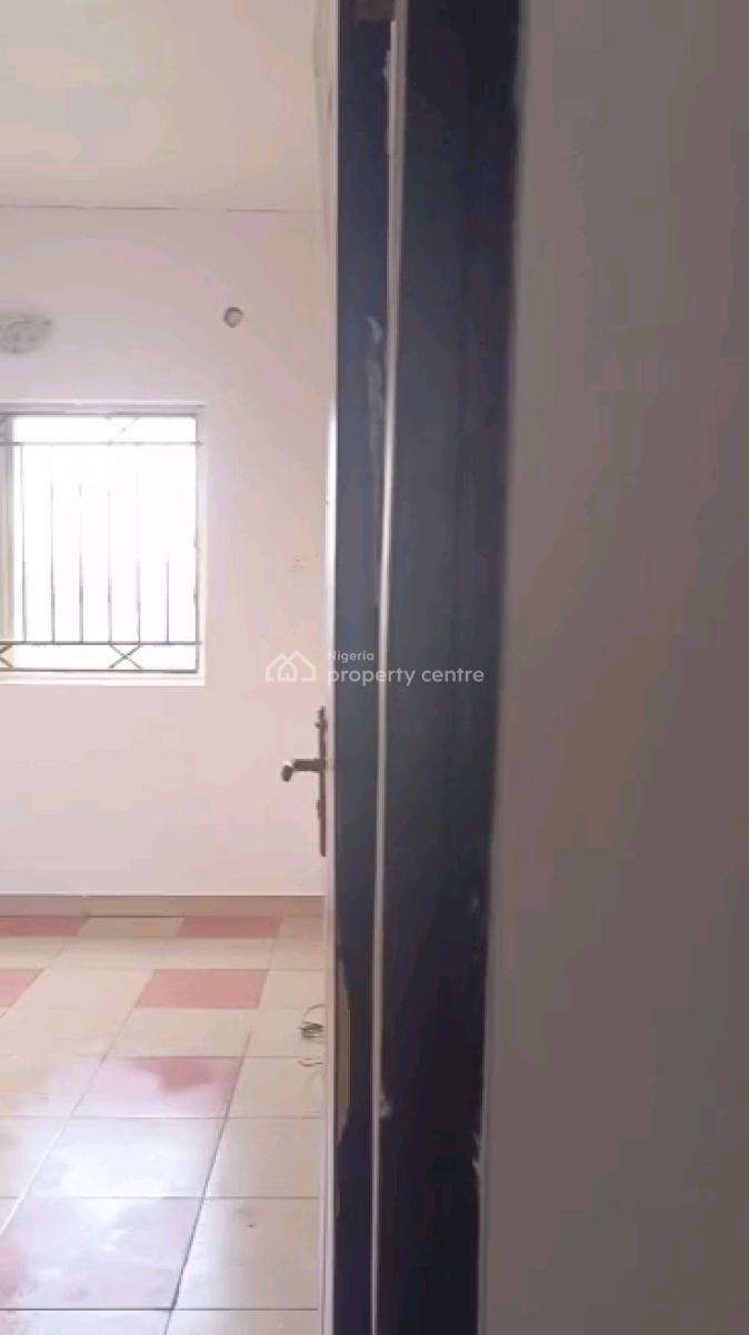 Newly Renovated 3bed Room Flat Upstairs Both Room En Suit with Gest to, Close to Yetunde Brown, Ifako, Gbagada, Lagos, Flat / Apartment for Rent