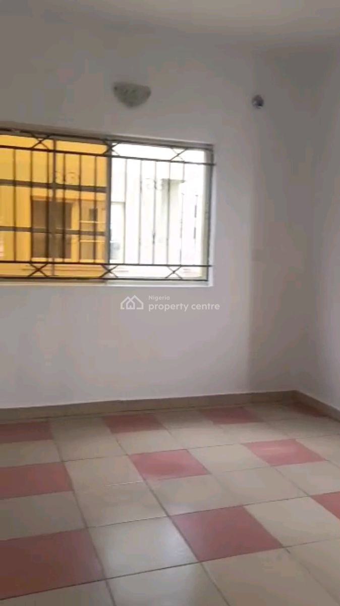 Newly Renovated 3bed Room Flat Upstairs Both Room En Suit with Gest to, Close to Yetunde Brown, Ifako, Gbagada, Lagos, Flat / Apartment for Rent