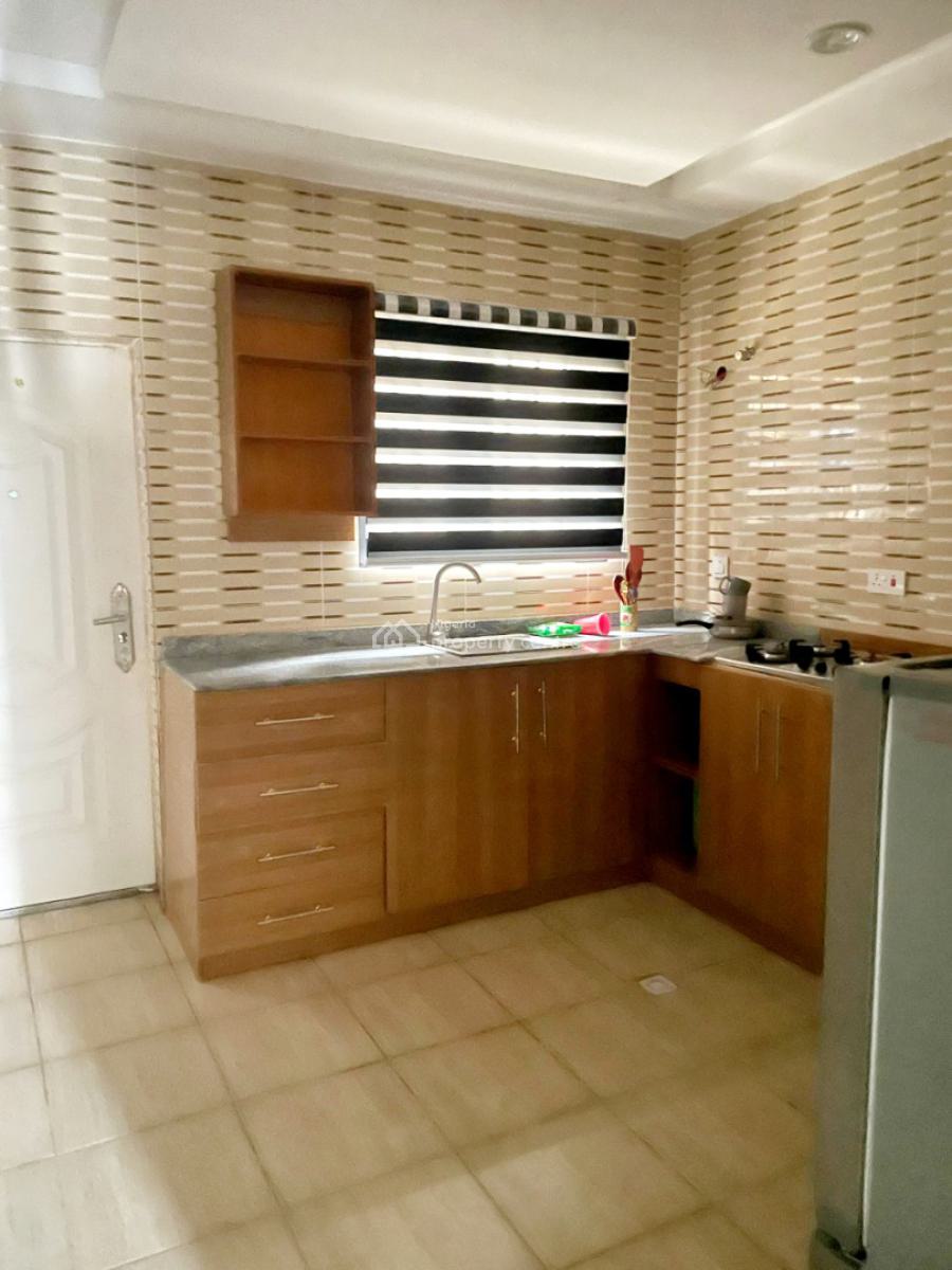 Luxury Fully Furnished 3 Bedrooms Flat in an Estate, Berger Clinic, Life Camp, Abuja, Flat / Apartment for Rent