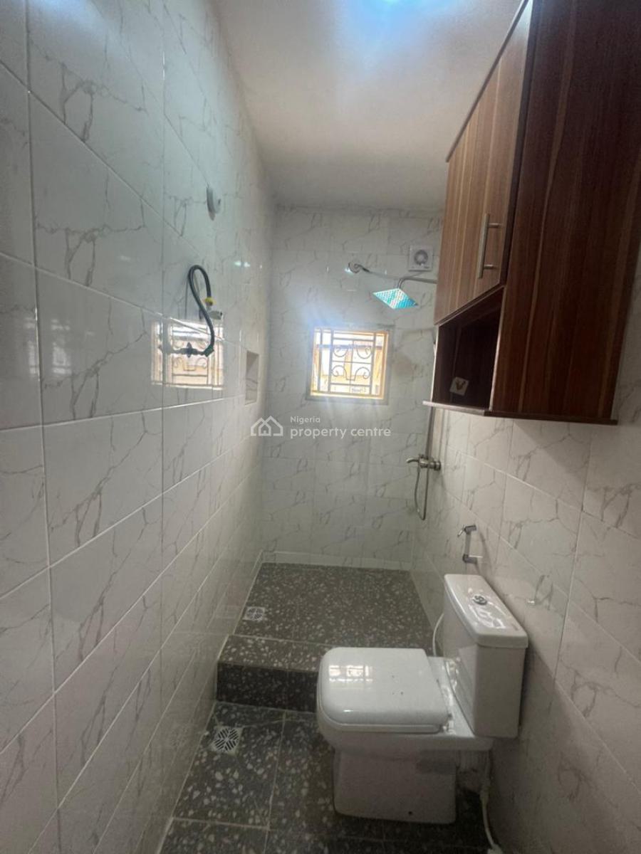 Nice 2 Bedrooms Apartment, Off Admiralty Way, Lekki Phase 1, Lekki, Lagos, Flat / Apartment for Rent