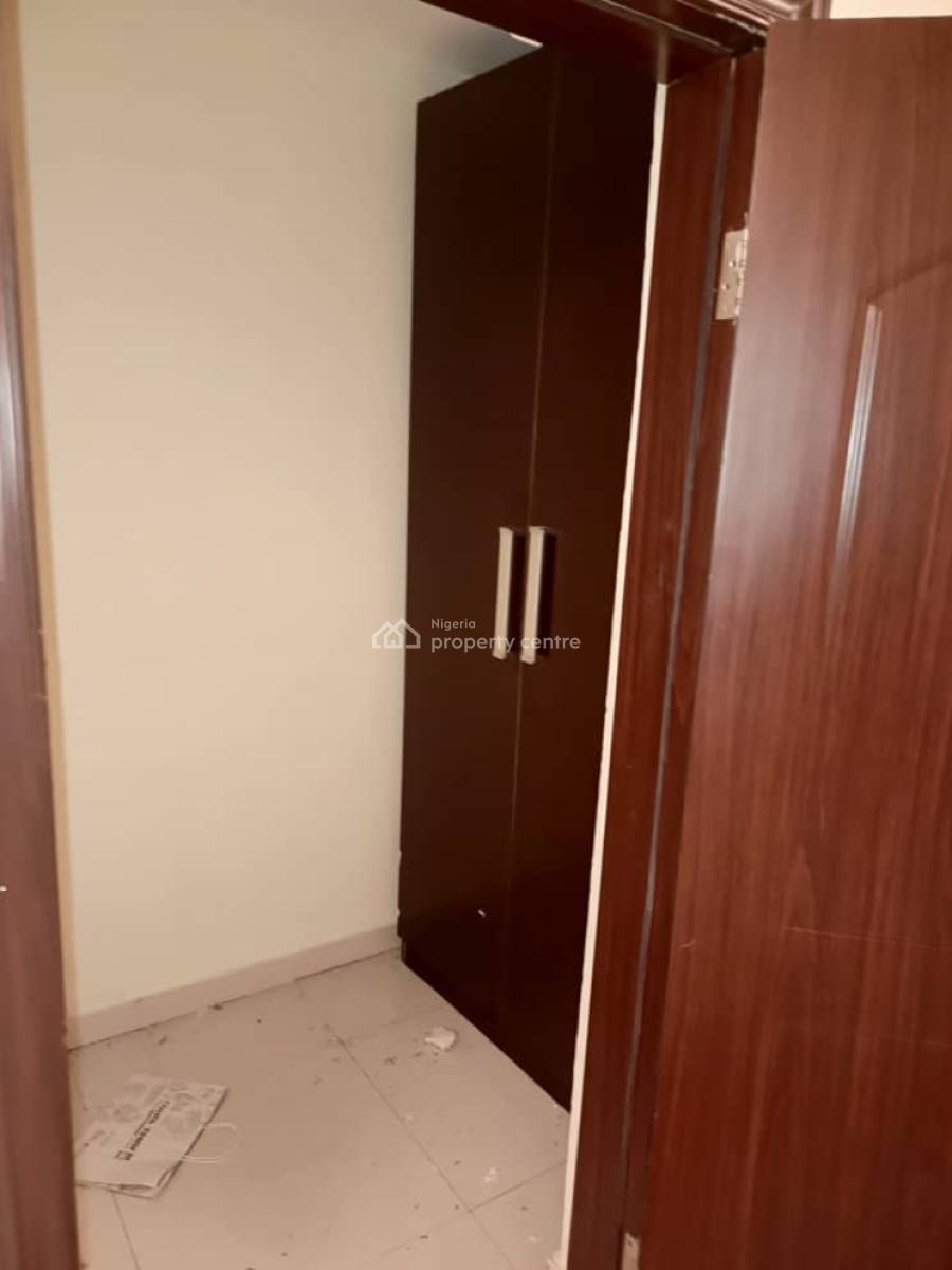 3 Bedroom Apartment  with a Room Bq, Off Odeku, Victoria Island (vi), Lagos, Flat / Apartment for Rent