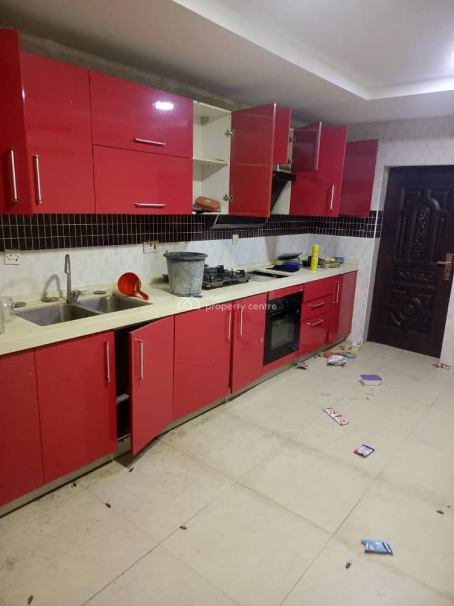 3 Bedroom Apartment  with a Room Bq, Off Odeku, Victoria Island (vi), Lagos, Flat / Apartment for Rent