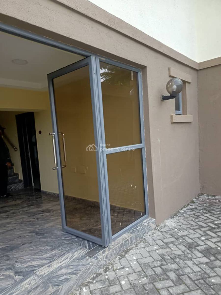 3 Bedroom Apartment  with a Room Bq, Off Odeku, Victoria Island (vi), Lagos, Flat / Apartment for Rent