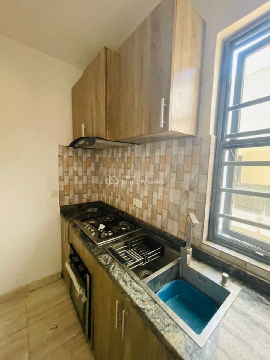 2 Bedrooms, Ologolo, Lekki, Lagos, Flat / Apartment for Rent