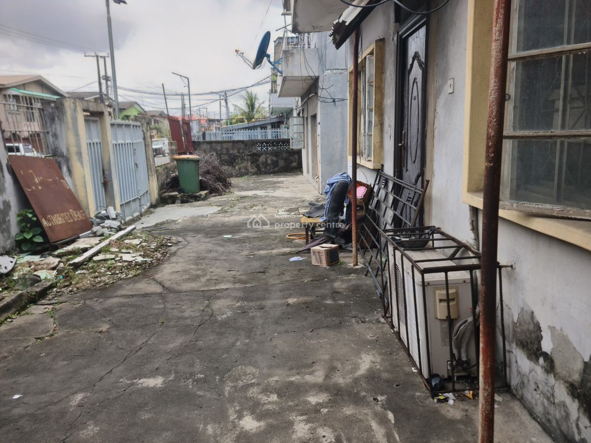 10 Bedroom, Surulere, Lagos, Office Space for Rent