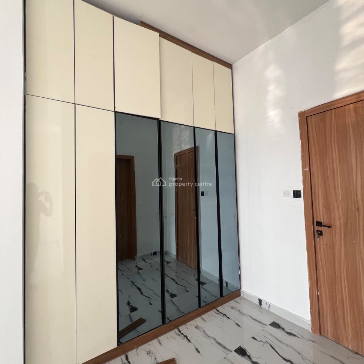 5 Bedroom & Bq, Agungi, Lekki, Lagos, Terraced Duplex for Sale