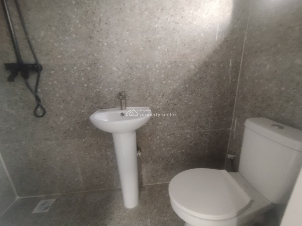 Tastefully Finished 2 Bedroom Apartment, Off Admiralty Way, Lekki Phase 1, Lekki, Lagos, Flat / Apartment for Rent