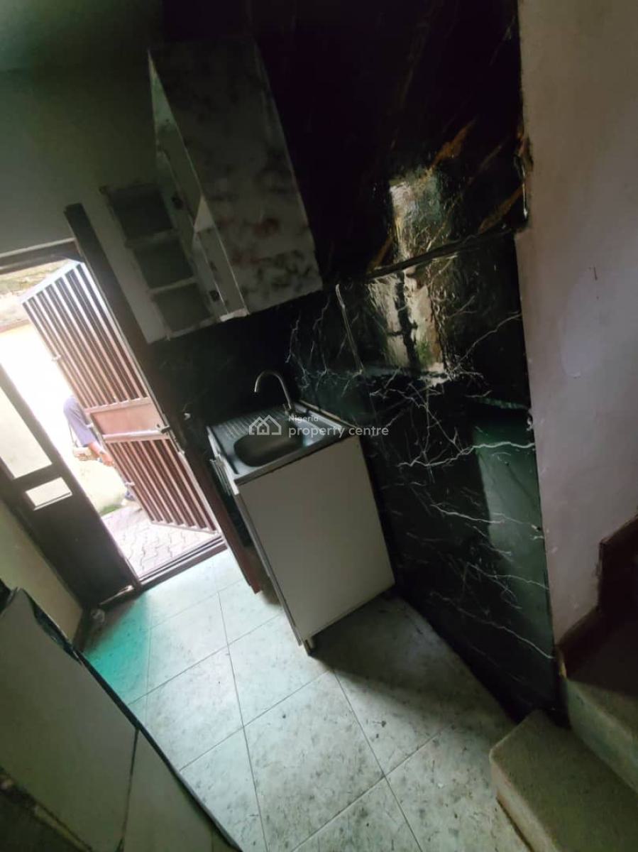 Standard 2 Bedroom Apartment, Lekki Phase1 Lekki Lagos, Lekki Phase 1, Lekki, Lagos, Flat / Apartment for Rent