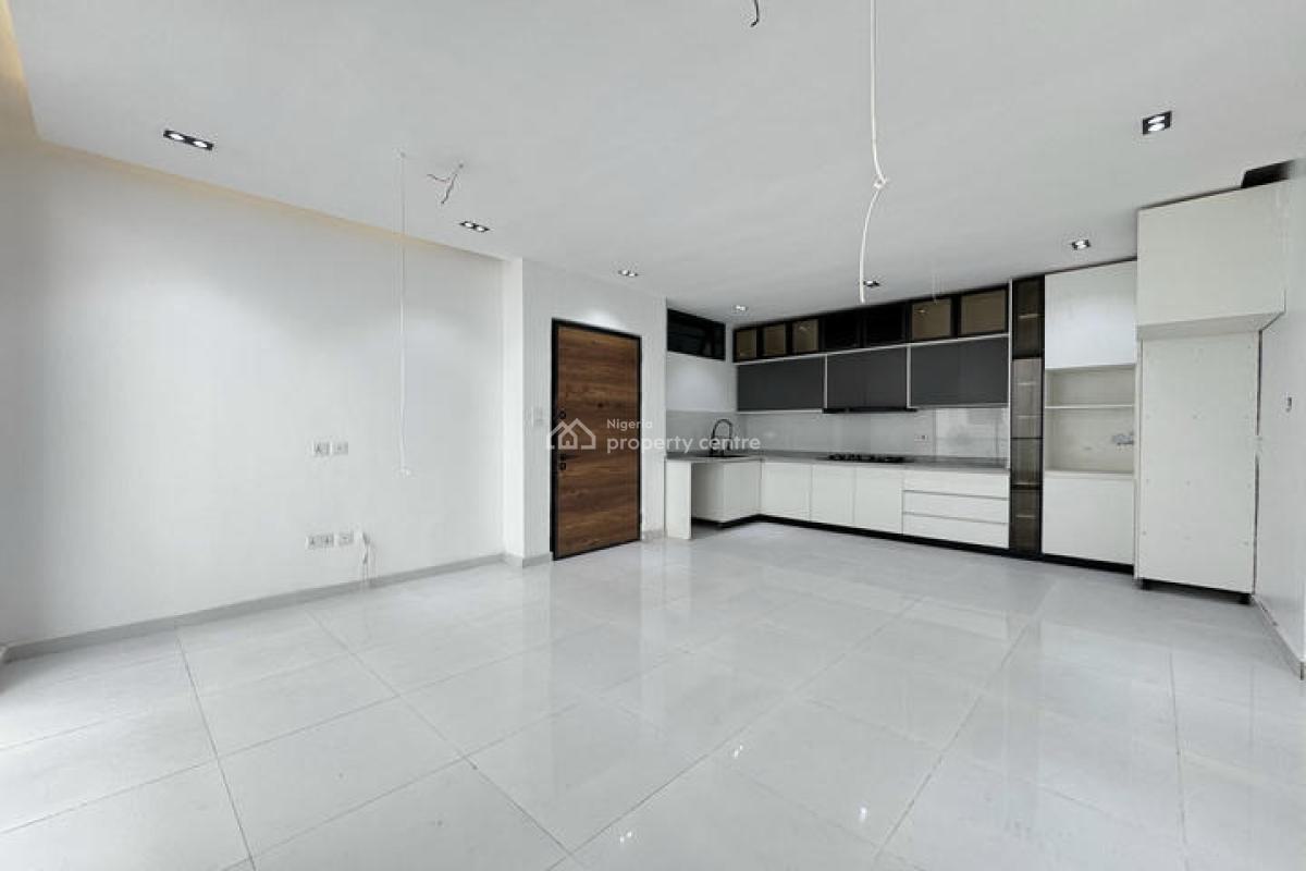 Luxury 2 Bedroom Apartment with Swimming Pool and Gym, Ologolo, Lekki, Lagos, Block of Flats for Sale