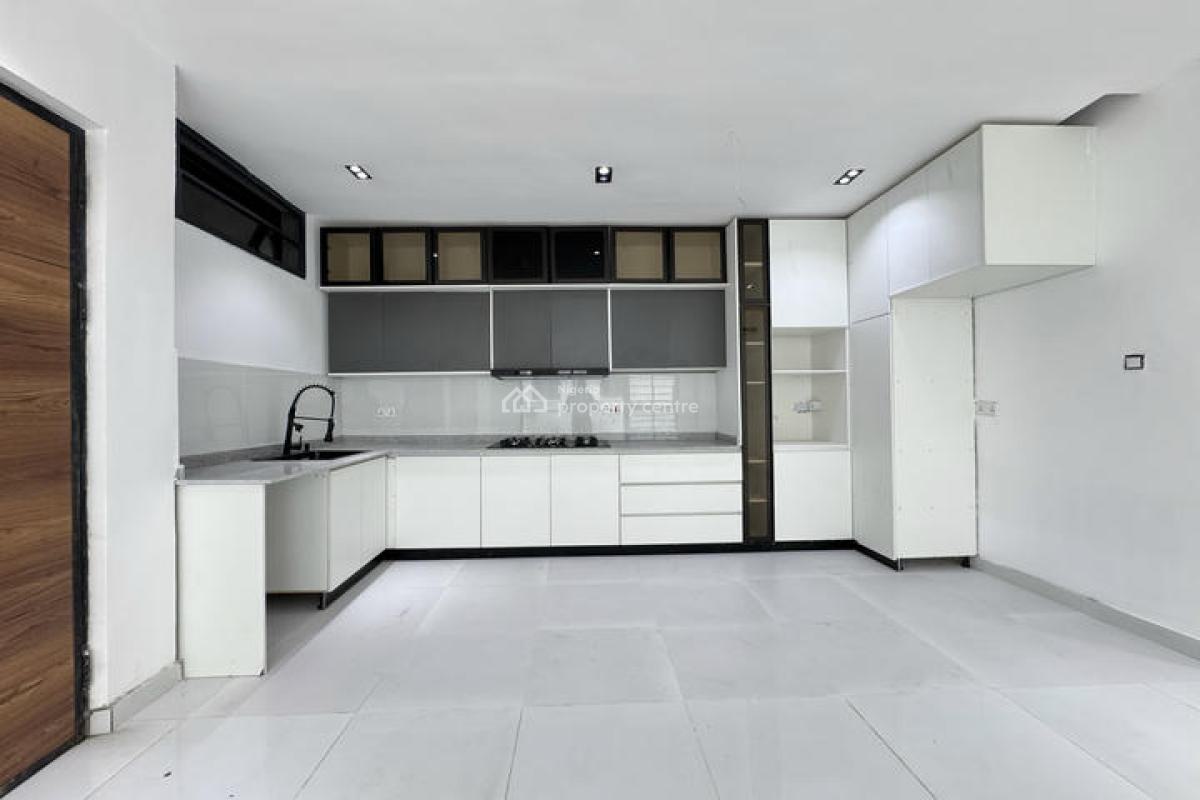 Luxury 2 Bedroom Apartment with Swimming Pool and Gym, Ologolo, Lekki, Lagos, Block of Flats for Sale