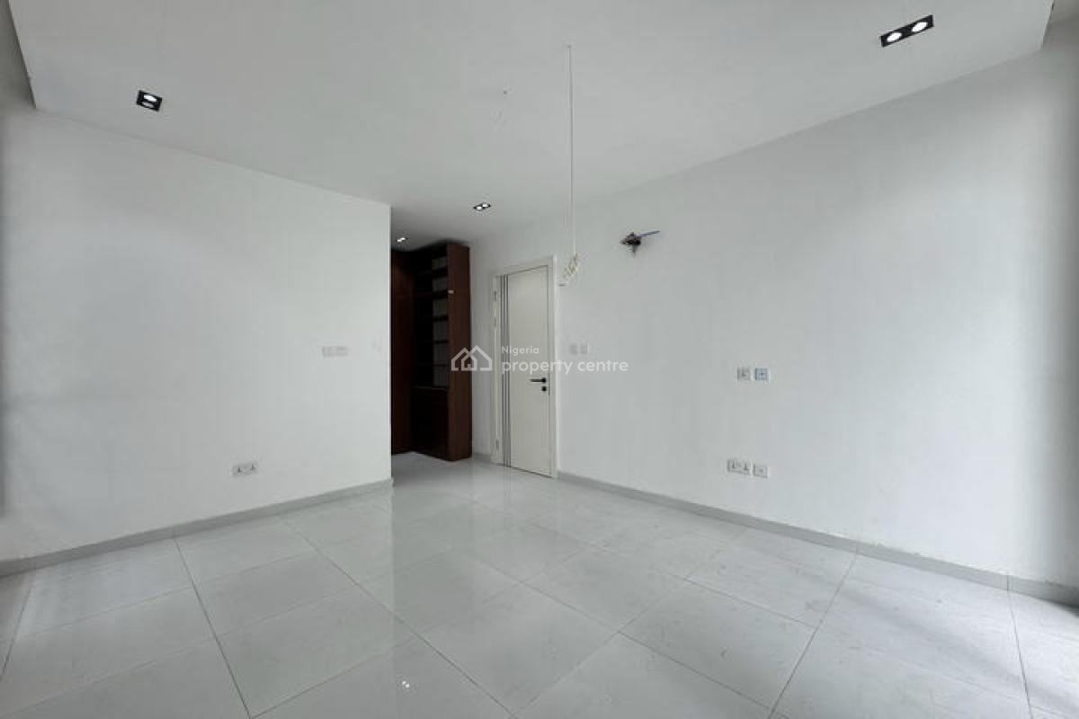 Luxury 2 Bedroom Apartment with Swimming Pool and Gym, Ologolo, Lekki, Lagos, Block of Flats for Sale