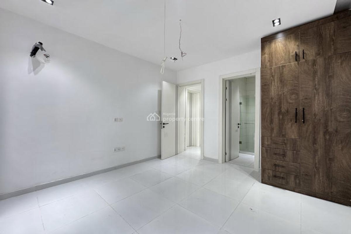 Luxury 2 Bedroom Apartment with Swimming Pool and Gym, Ologolo, Lekki, Lagos, Block of Flats for Sale