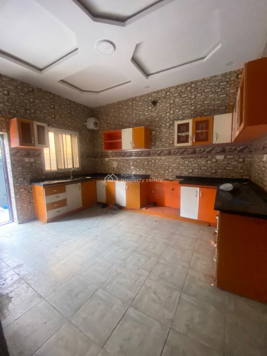 Luxurious 3 Bedroom House with Bq, Lekki Right, Lekki Phase 1, Lekki, Lagos, Terraced Duplex for Rent