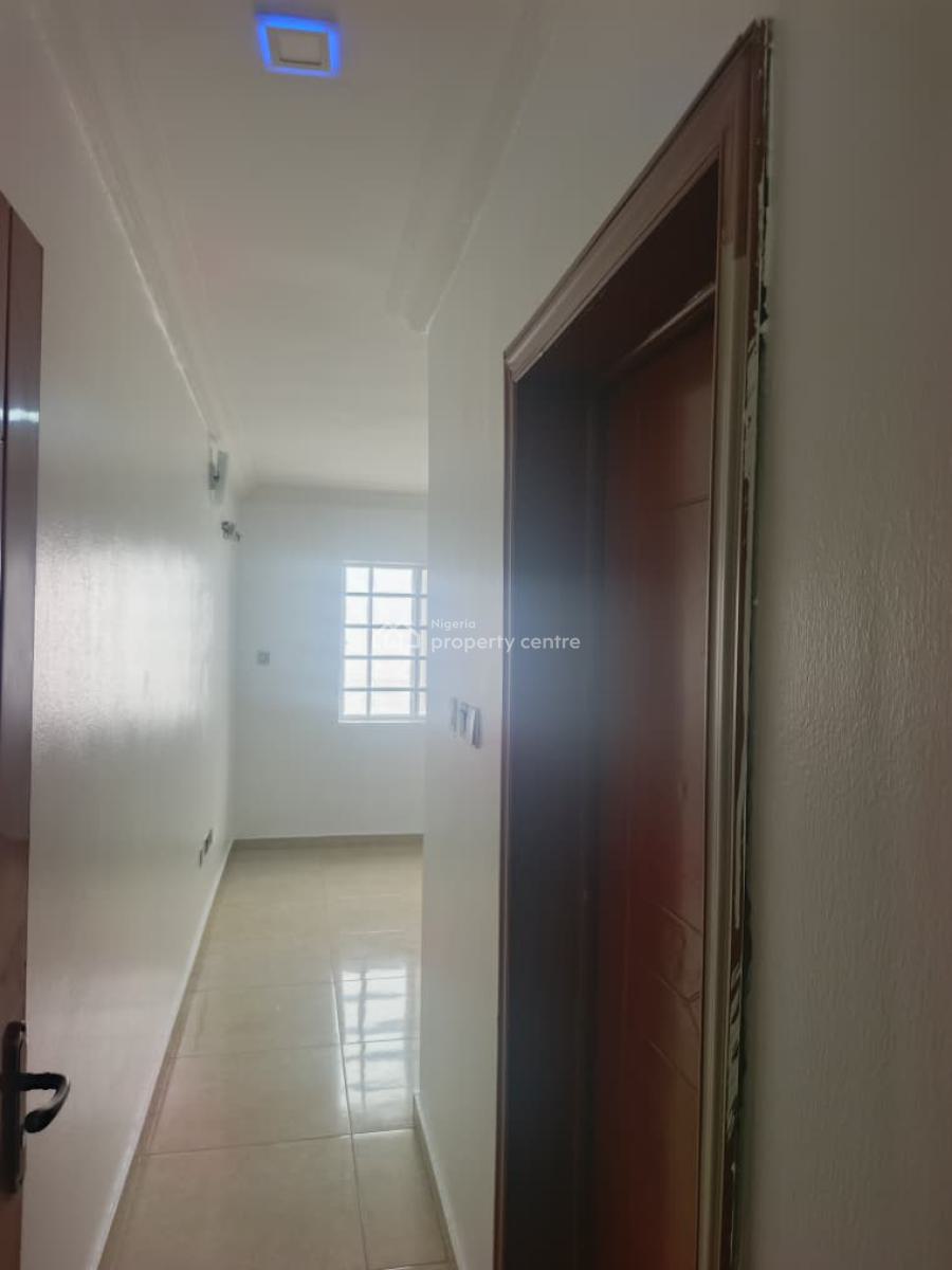 Smart Spacious 3 Bedrooms Terrace Duplex with Bq., in Estate at Ikate Lekki Phase 1, Ikate, Lekki, Lagos, Terraced Duplex for Rent