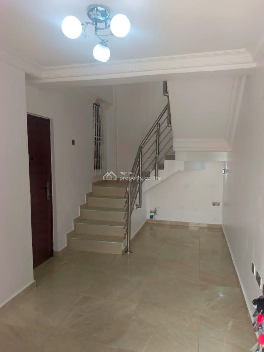 Smart Spacious 3 Bedrooms Terrace Duplex with Bq., in Estate at Ikate Lekki Phase 1, Ikate, Lekki, Lagos, Terraced Duplex for Rent