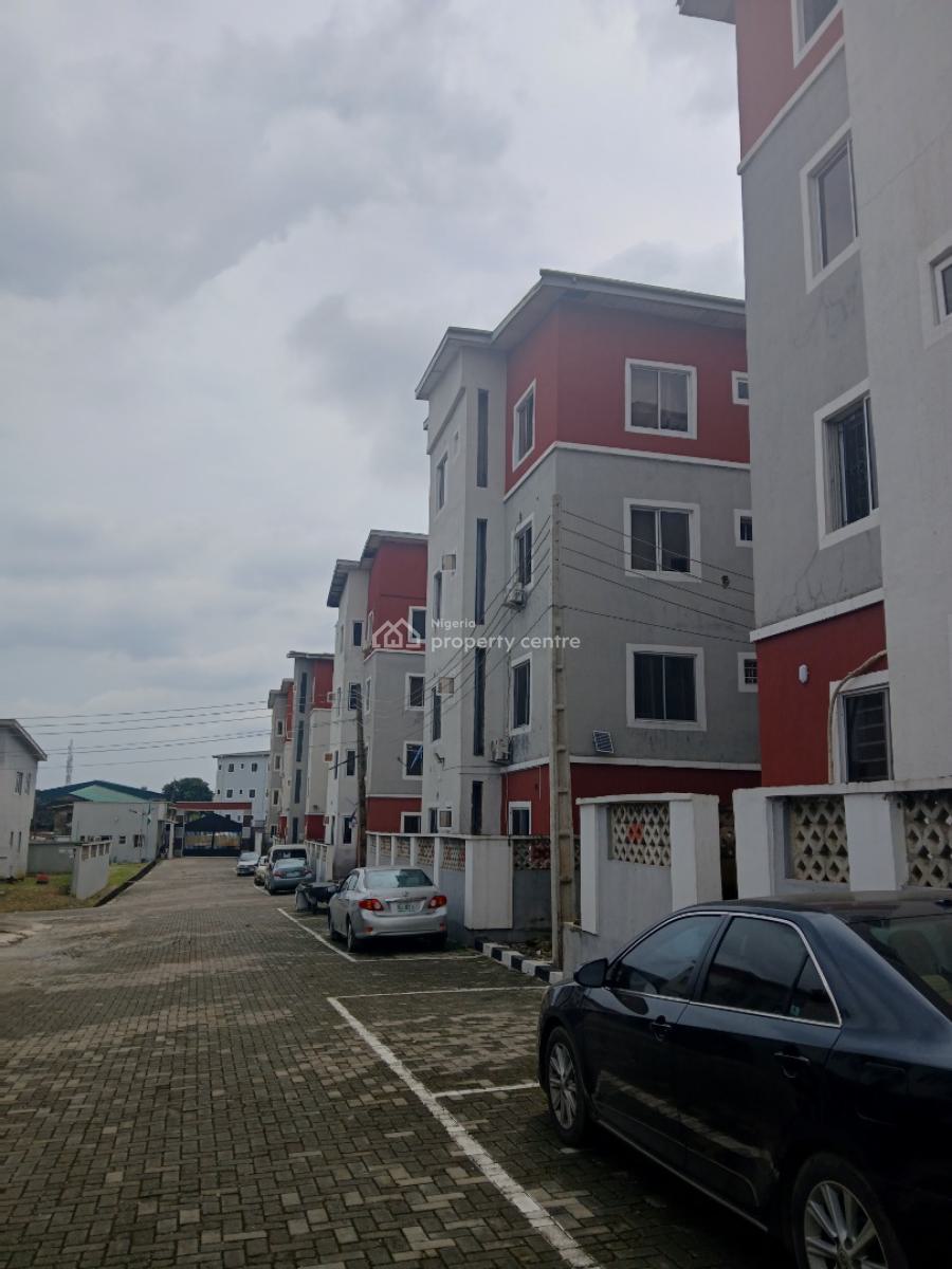 3 Bedroom Apartment Upstairs, Sterling Heights, Alapere, Ketu, Lagos, House for Sale