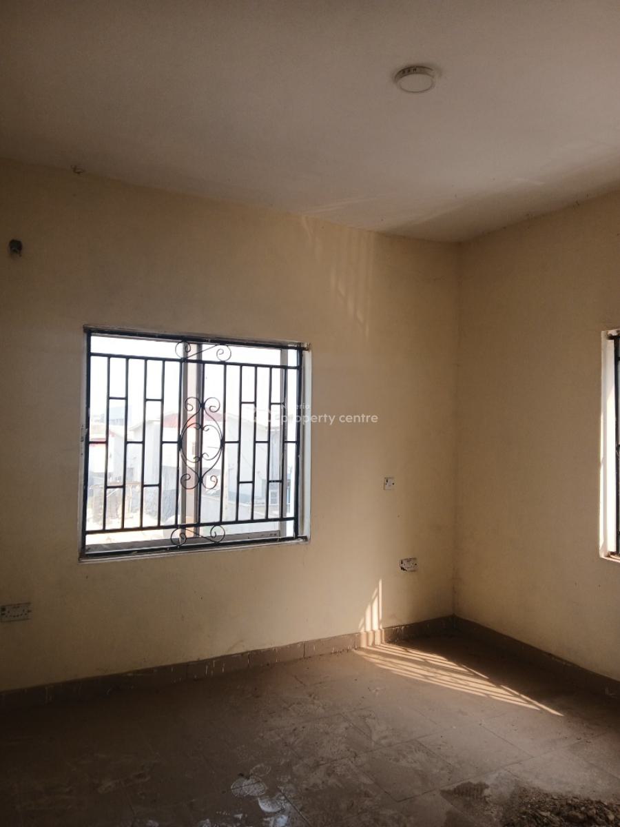 3 Bedrooms Apartment, Upstairs, Sterling Heights, Alapere, Ketu, Lagos, House for Sale