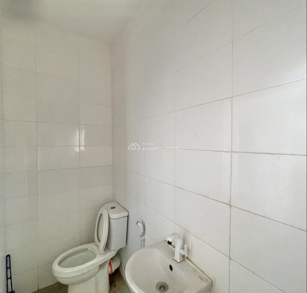 Well Maintained 2 Bedroom Apartment with Open Plan Kitchen, Osapa, Lekki, Lagos, Flat / Apartment for Rent