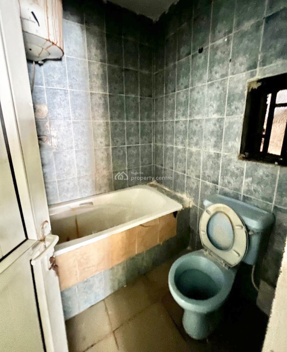 Well Maintained Self Serviced 3 Bedroom Apartment, Osapa, Lekki, Lagos, Flat / Apartment for Rent