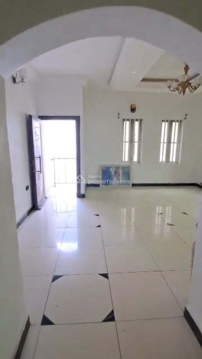 Neatly Used Self Serviced 2brm Flat, Canal West Estate Osapa Lekki, Lekki, Lagos, Flat / Apartment for Rent